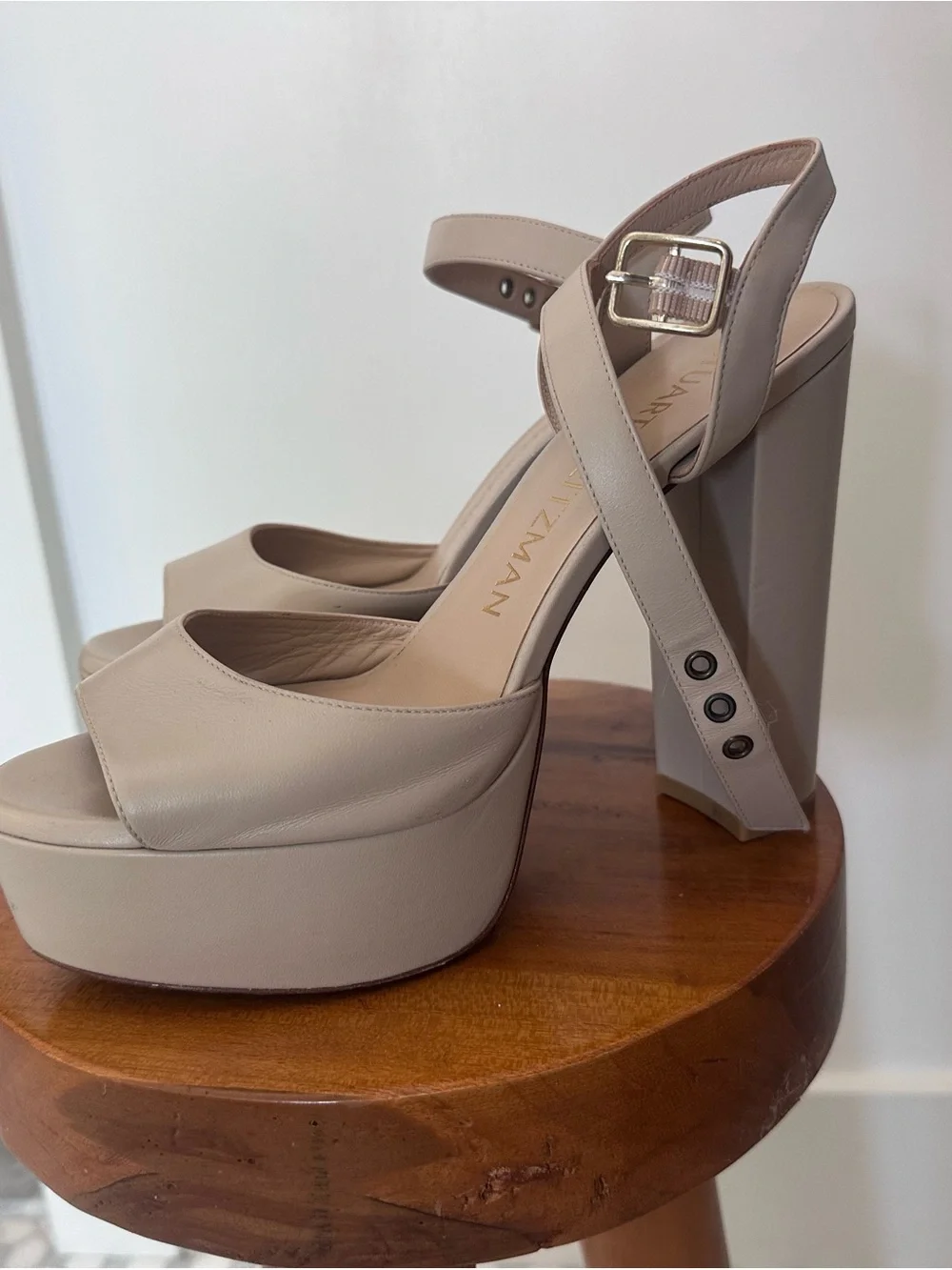 Stuart Weitzman elegant nude